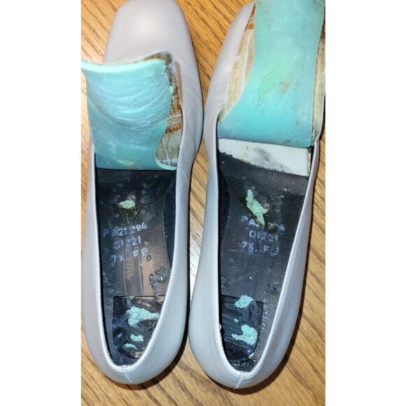 Easy Spirit Womens Silver Comfort Block Heels Pumps Fawn 7.5 B Anti Gravity - Picture 9 of 10